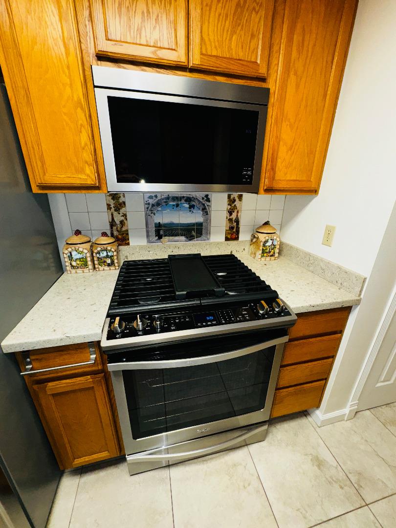 Detail Gallery Image 11 of 33 For 3012 Ellen Ct, Marina,  CA 93933 - 6 Beds | 4 Baths