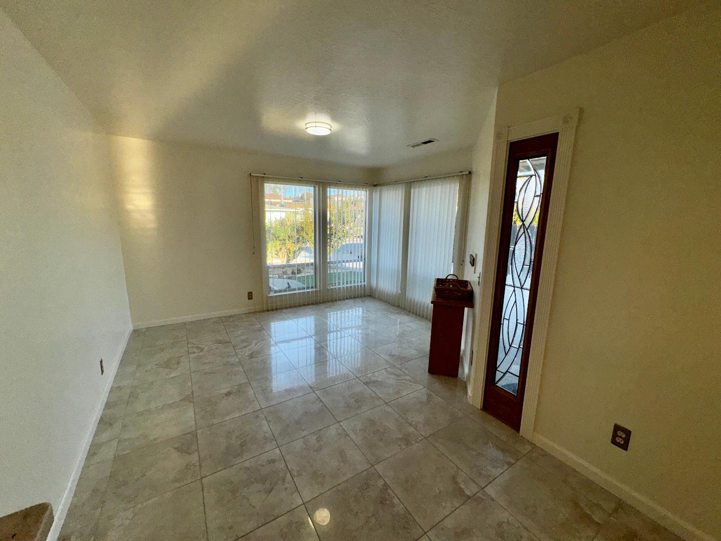 Detail Gallery Image 6 of 33 For 3012 Ellen Ct, Marina,  CA 93933 - 6 Beds | 4 Baths