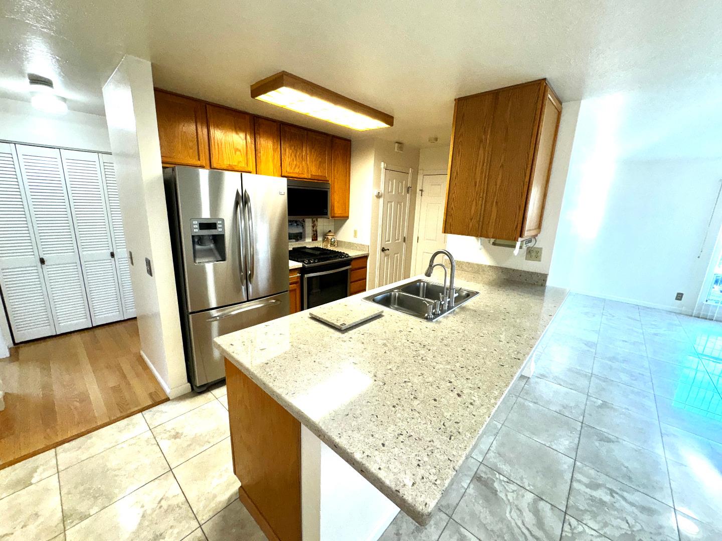 Detail Gallery Image 8 of 33 For 3012 Ellen Ct, Marina,  CA 93933 - 6 Beds | 4 Baths