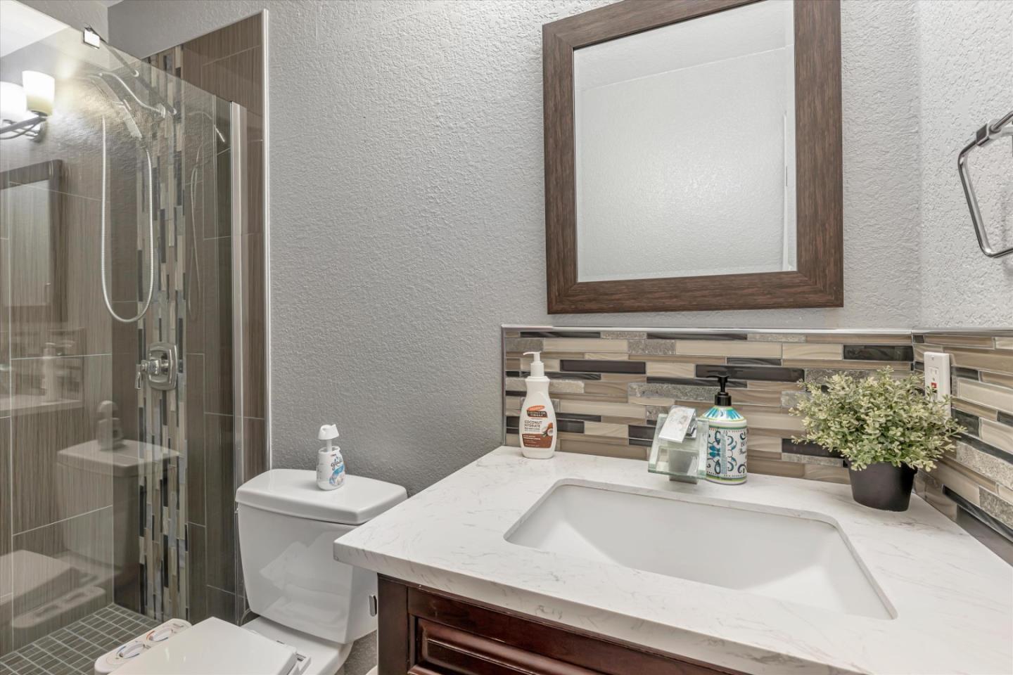 Detail Gallery Image 8 of 20 For 38895 Riverbank Ter, Fremont,  CA 94536 - 3 Beds | 2/1 Baths