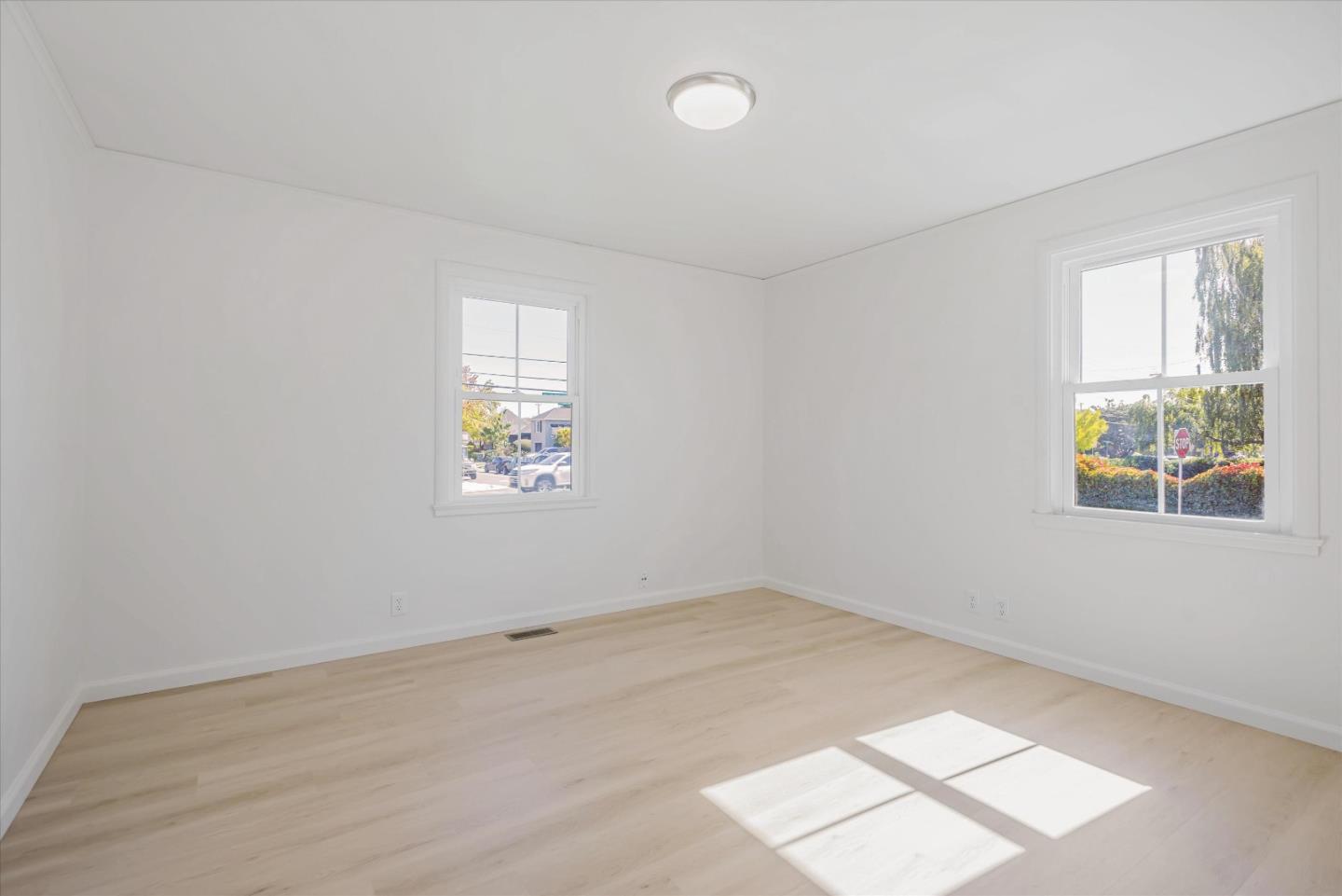 Detail Gallery Image 21 of 45 For 515 Birch Ave, San Mateo,  CA 94402 - 3 Beds | 2 Baths