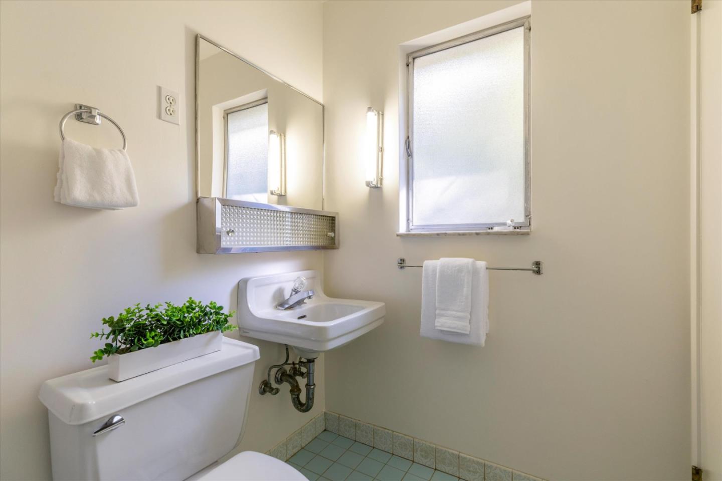 Detail Gallery Image 23 of 53 For 14961 National Ave, Los Gatos,  CA 95032 - 3 Beds | 2/1 Baths