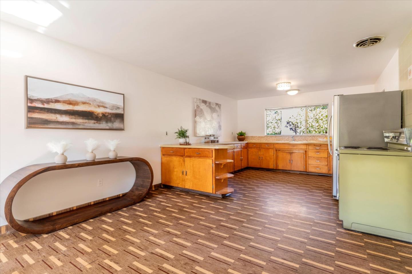 Detail Gallery Image 9 of 53 For 14961 National Ave, Los Gatos,  CA 95032 - 3 Beds | 2/1 Baths