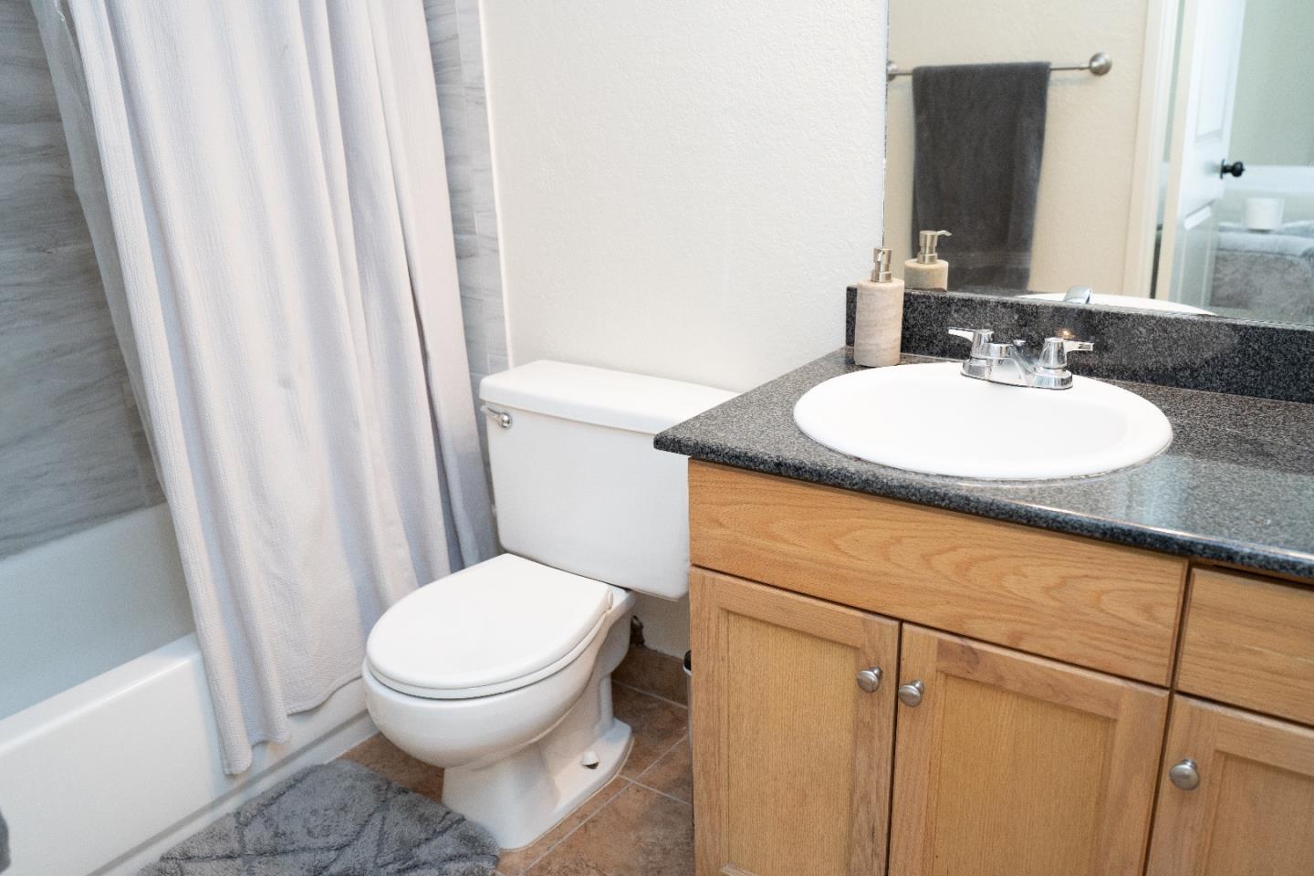 Detail Gallery Image 9 of 11 For 1819 S Cherokee Ln #11,  Lodi,  CA 95240 - 2 Beds | 1 Baths