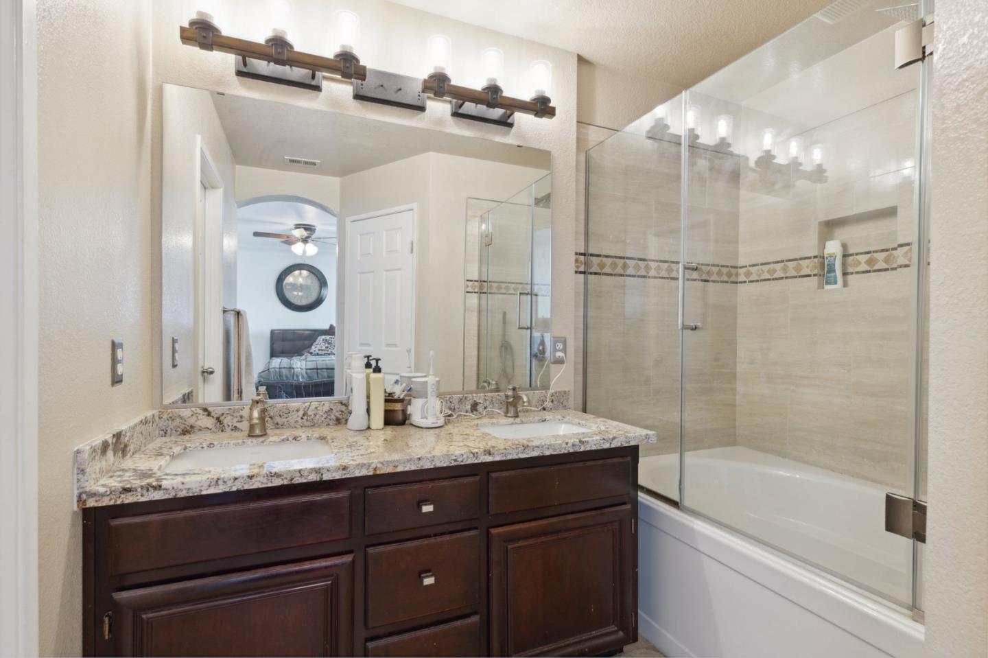 Detail Gallery Image 18 of 41 For 2047 William Moss Blvd, Stockton,  CA 95206 - 3 Beds | 2/1 Baths