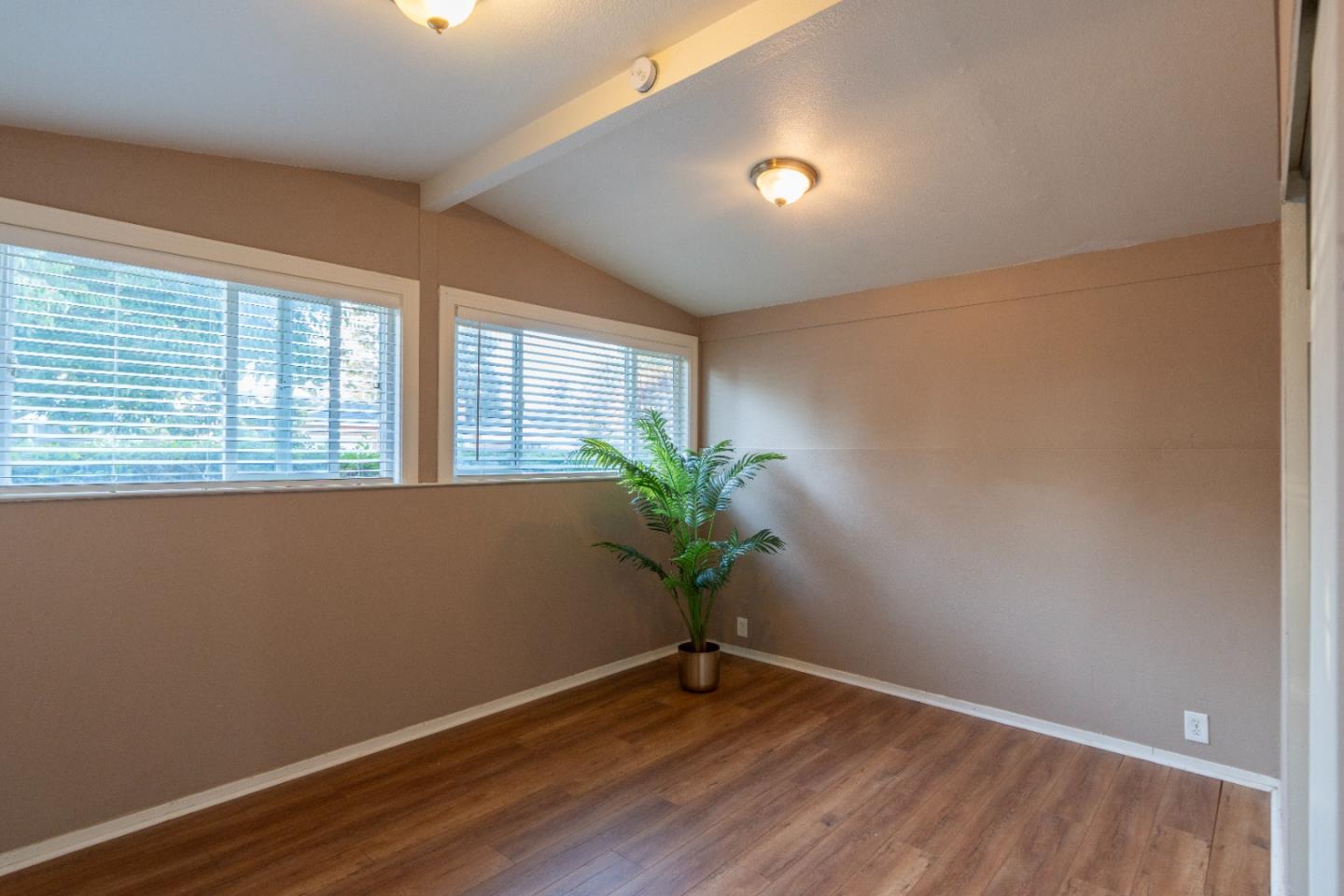 Detail Gallery Image 13 of 37 For 118 Gardenia Dr, Salinas,  CA 93906 - 3 Beds | 2 Baths