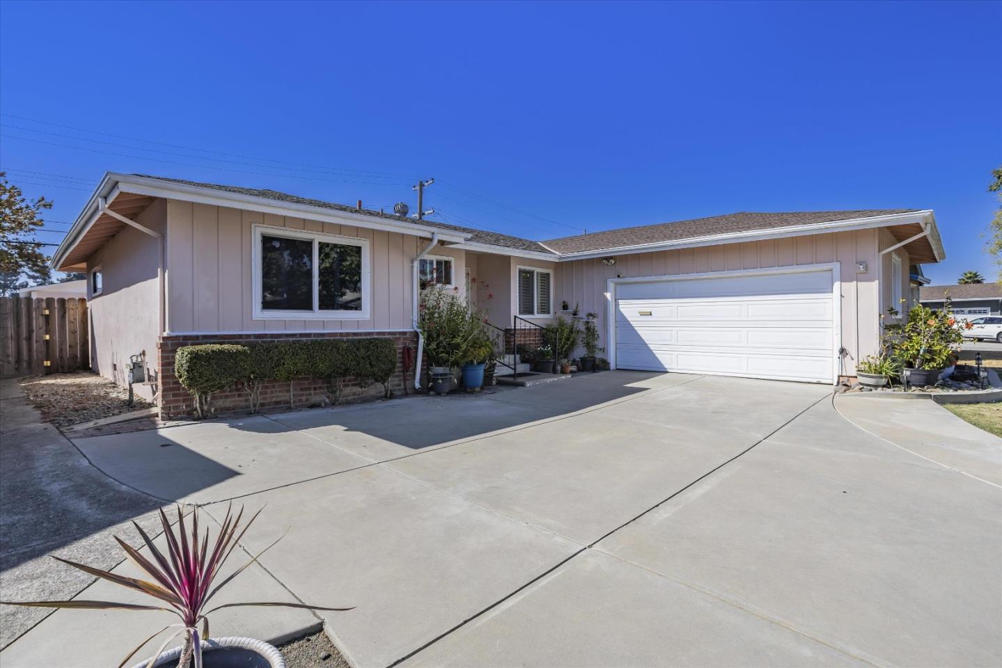 Detail Gallery Image 1 of 35 For 55 Casper St, Milpitas,  CA 95035 - 3 Beds | 2 Baths