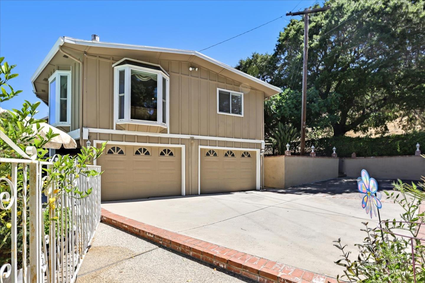 Detail Gallery Image 2 of 62 For 20846 Almaden Rd, San Jose,  CA 95120 - 3 Beds | 3 Baths