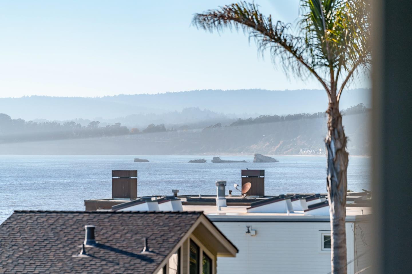 Detail Gallery Image 10 of 60 For 544 Beach Dr, Aptos,  CA 95003 - 3 Beds | 3 Baths