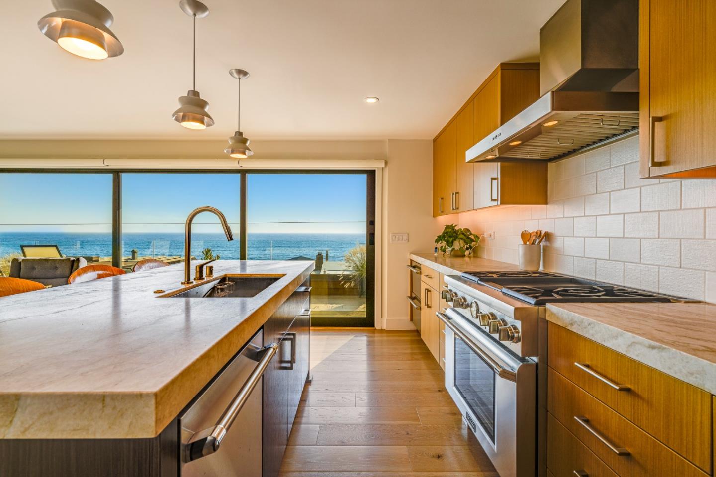 Detail Gallery Image 21 of 60 For 544 Beach Dr, Aptos,  CA 95003 - 3 Beds | 3 Baths