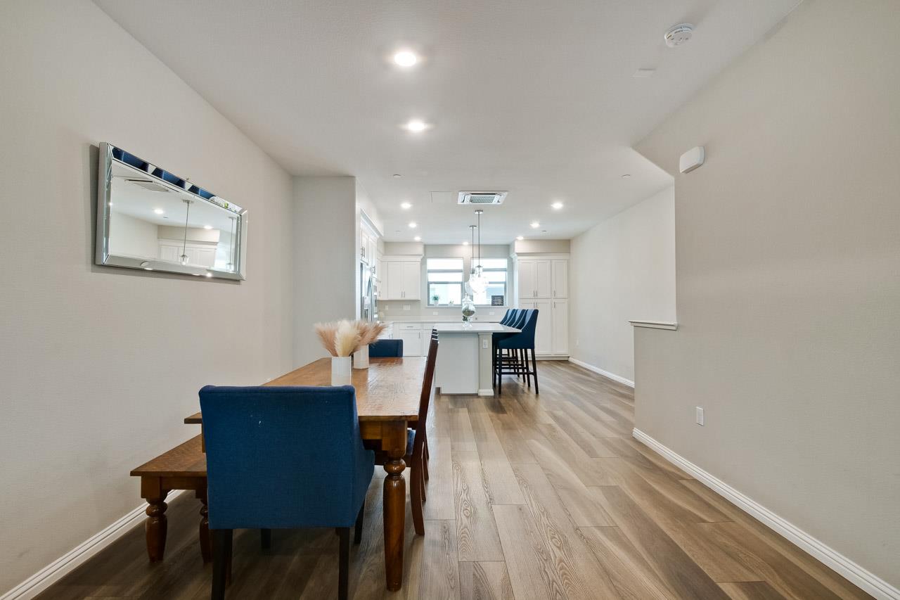 Detail Gallery Image 13 of 82 For 5750 Stealth Loop, San Jose,  CA 95119 - 2 Beds | 2/1 Baths