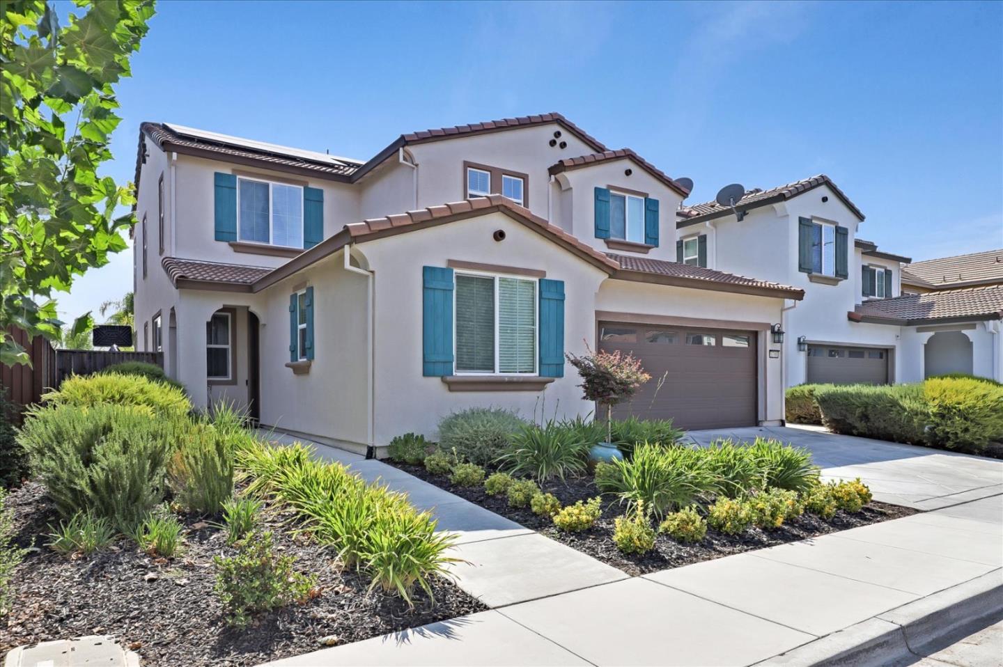 Detail Gallery Image 1 of 18 For 1708 Rosemary Dr, Gilroy,  CA 95020 - 4 Beds | 2/1 Baths