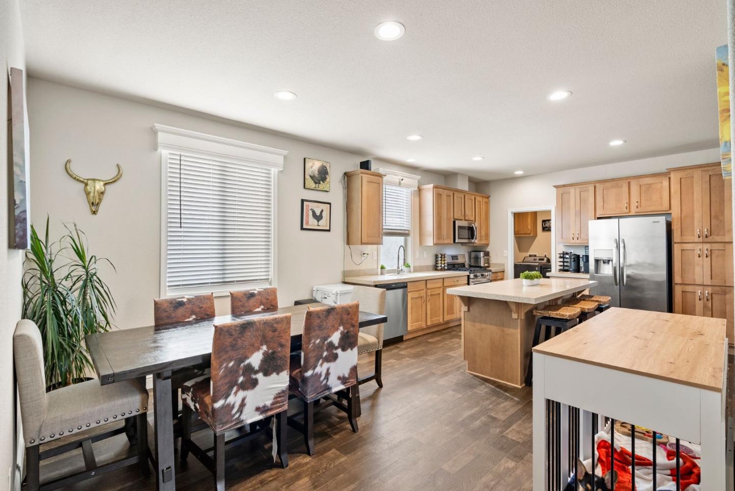 Detail Gallery Image 9 of 34 For 2900 Fairview Rd #13,  Hollister,  CA 95023 - 4 Beds | 2 Baths