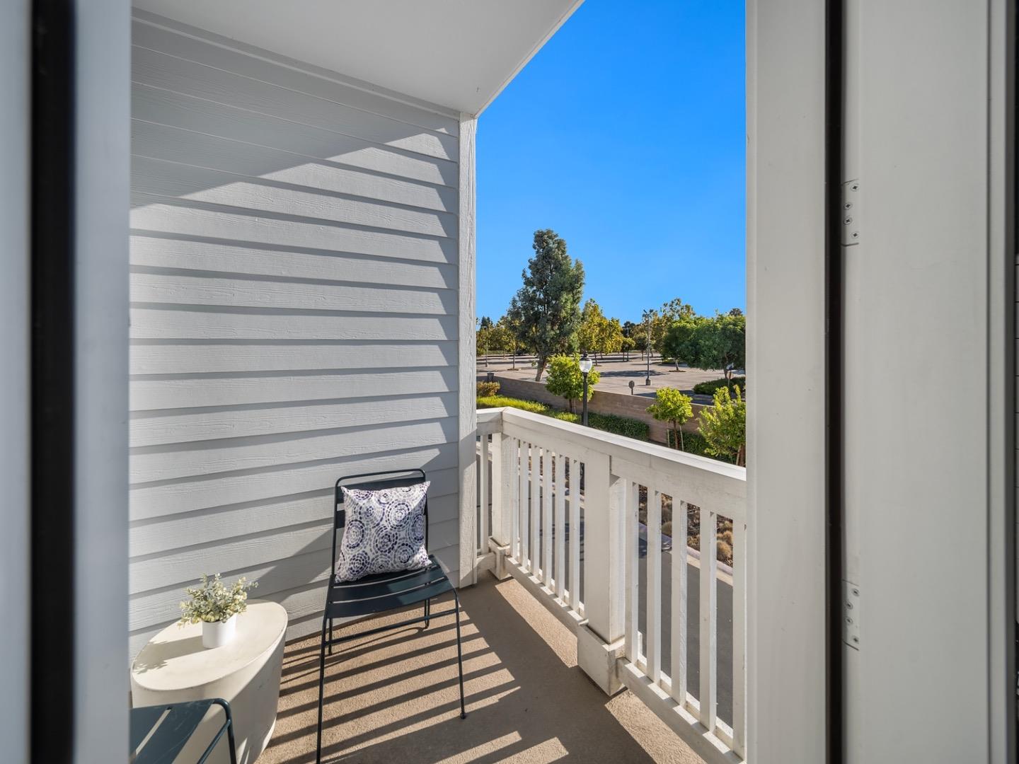 Detail Gallery Image 23 of 36 For 3852 Domain Way, Mountain View,  CA 94043 - 3 Beds | 3/1 Baths