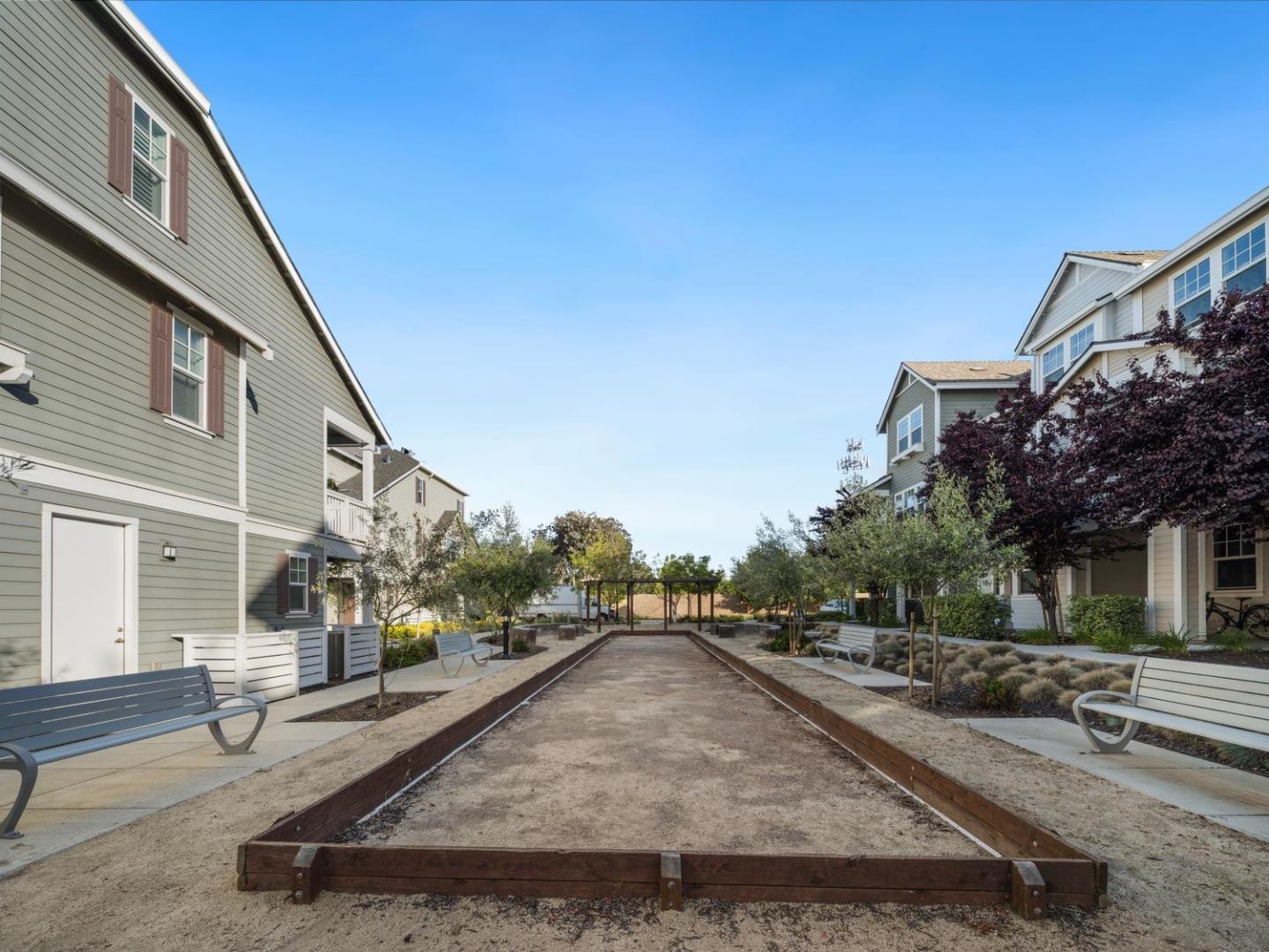 Detail Gallery Image 28 of 36 For 3852 Domain Way, Mountain View,  CA 94043 - 3 Beds | 3/1 Baths