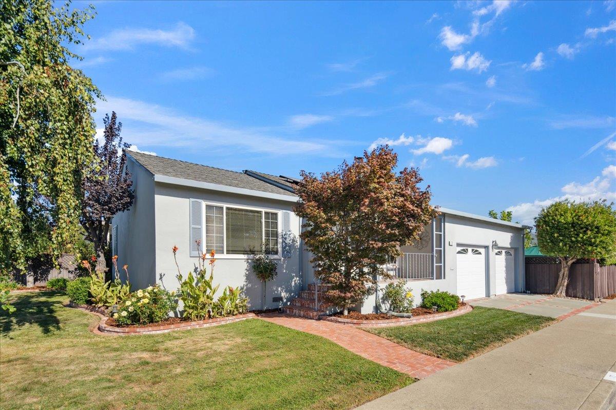 Detail Gallery Image 7 of 52 For 77 Antioch Dr, San Mateo,  CA 94403 - 3 Beds | 2 Baths