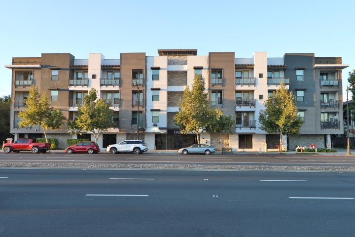 Detail Gallery Image 1 of 34 For 2585 El Camino Real Apt 401,  Santa Clara,  CA 95051 - 1 Beds | 1 Baths