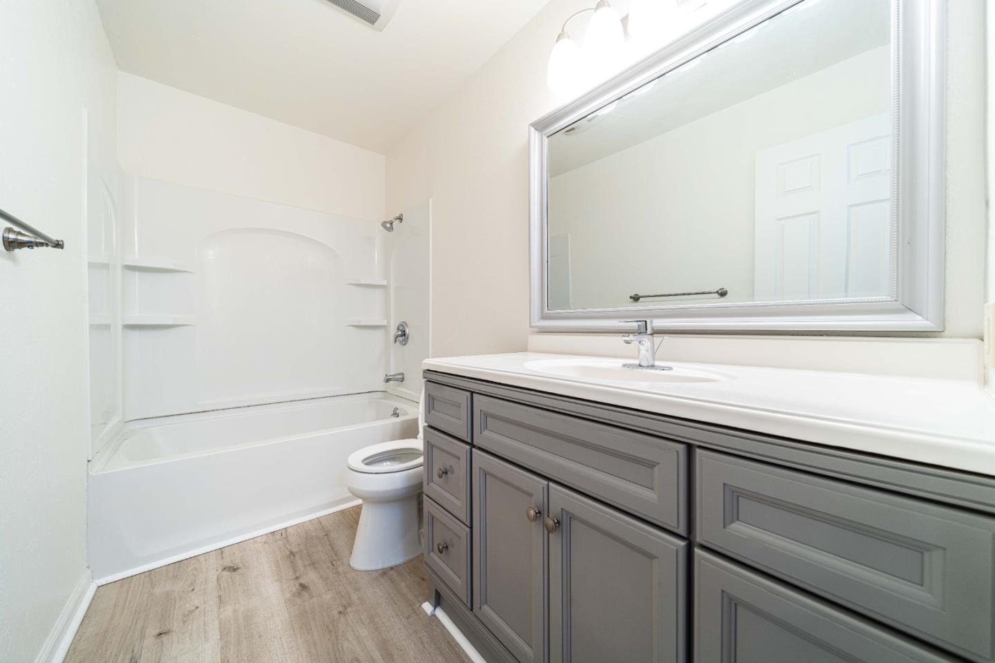 Detail Gallery Image 9 of 22 For 940 Kiely Blvd #H,  Santa Clara,  CA 95051 - 2 Beds | 1 Baths