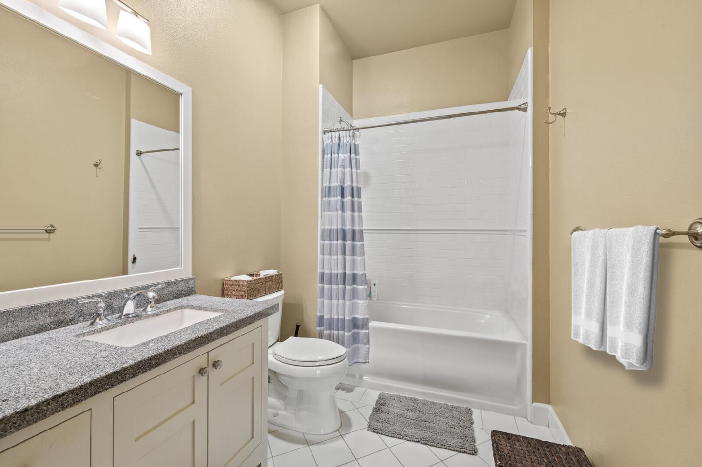 Detail Gallery Image 16 of 30 For 1001 Laurel #113,  San Carlos,  CA 94070 - 3 Beds | 2 Baths