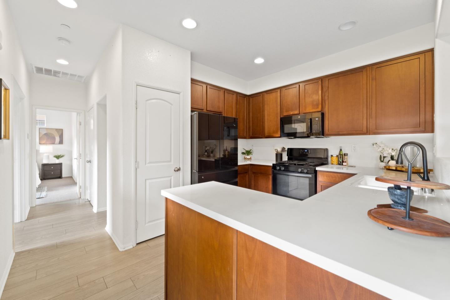 Detail Gallery Image 11 of 52 For 1627 Dunlin Ave #6,  Chula Vista,  CA 91913 - 3 Beds | 2/1 Baths