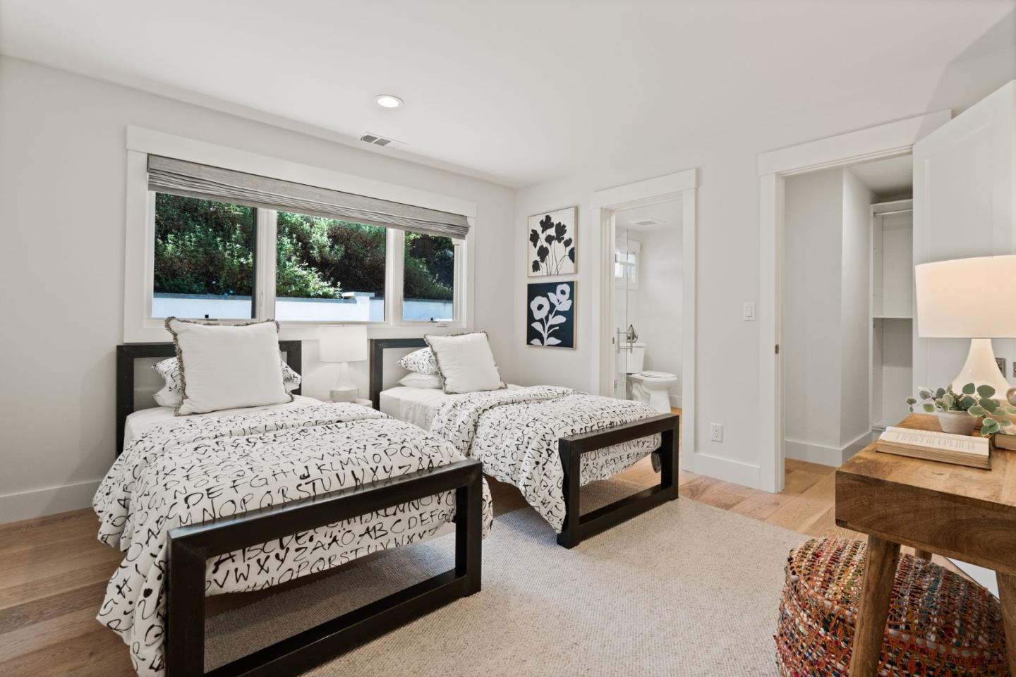 Detail Gallery Image 32 of 57 For 1330 Fairway Dr, Los Altos,  CA 94024 - 4 Beds | 4/1 Baths