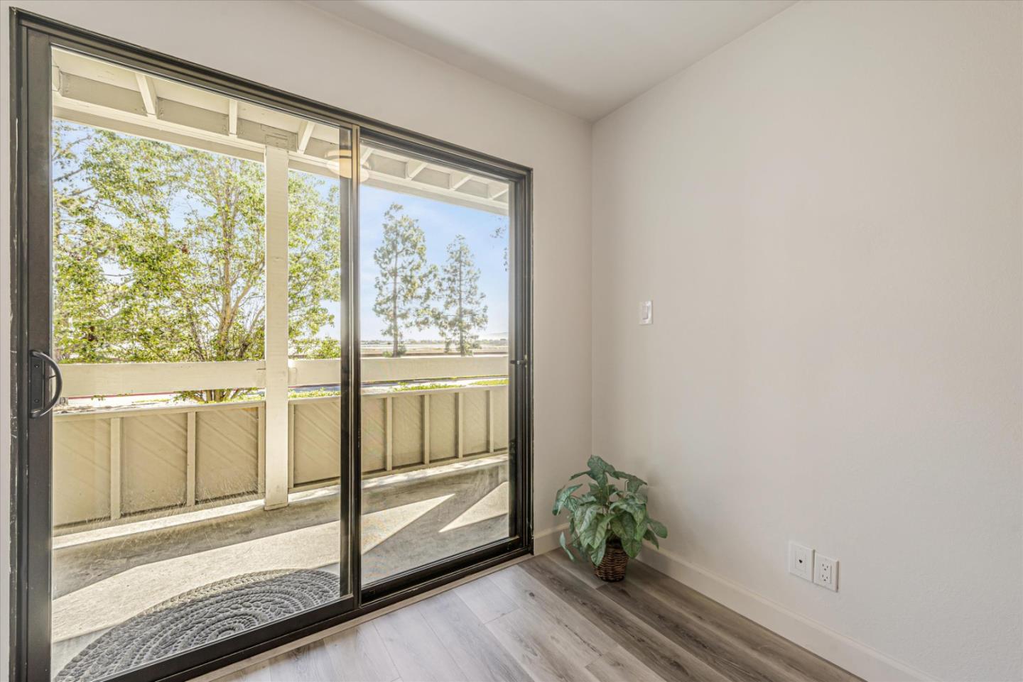 Detail Gallery Image 14 of 35 For 1051 Beach Park Blvd #102,  Foster City,  CA 94404 - 3 Beds | 2 Baths