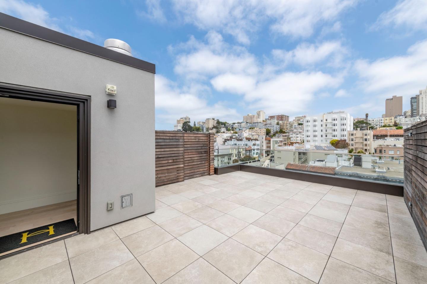 Detail Gallery Image 12 of 23 For 1515 Union St Ph3,  San Francisco,  CA 94123 - 2 Beds | 2 Baths