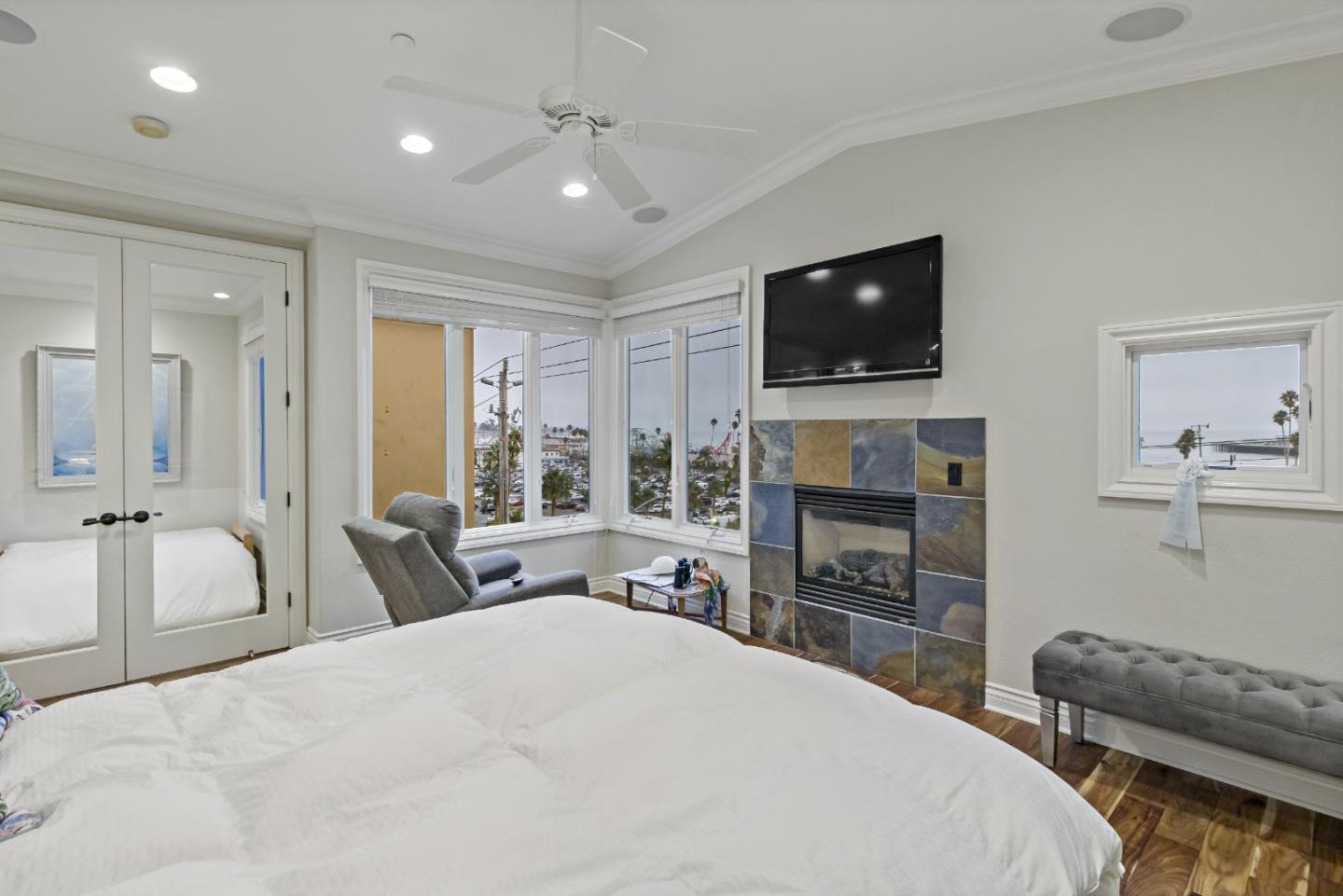 Detail Gallery Image 20 of 39 For 106 Younger Way #C,  Santa Cruz,  CA 95060 - 2 Beds | 2/1 Baths