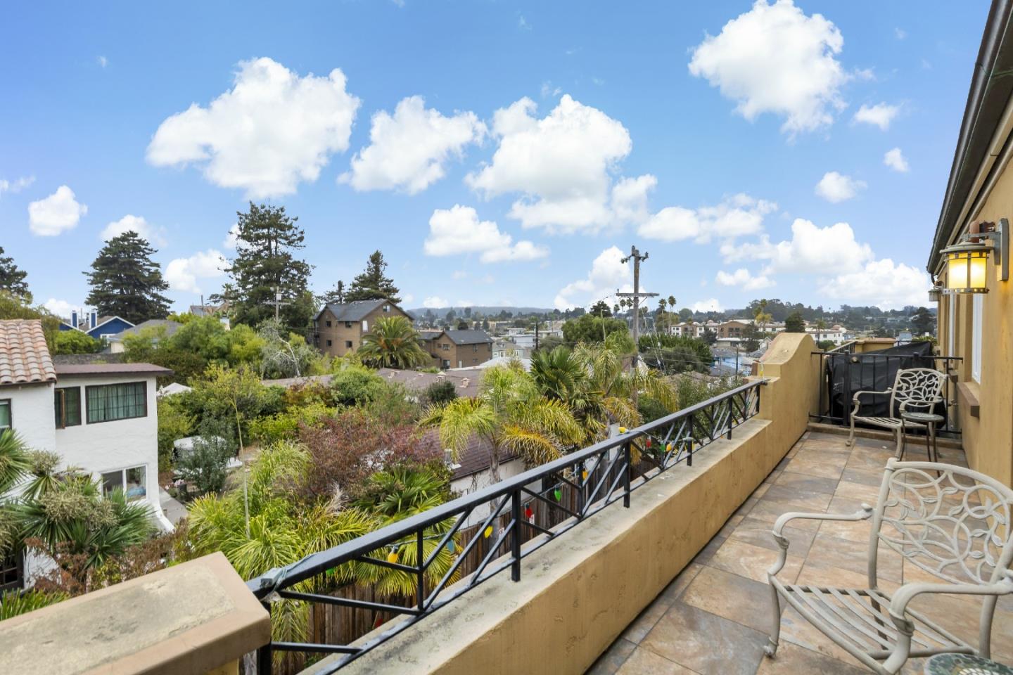 Detail Gallery Image 25 of 39 For 106 Younger Way #C,  Santa Cruz,  CA 95060 - 2 Beds | 2/1 Baths