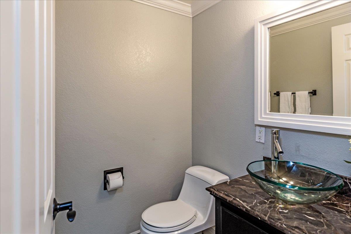 Detail Gallery Image 10 of 24 For 117 Monte Villa Ct, Campbell,  CA 95008 - 3 Beds | 2/1 Baths