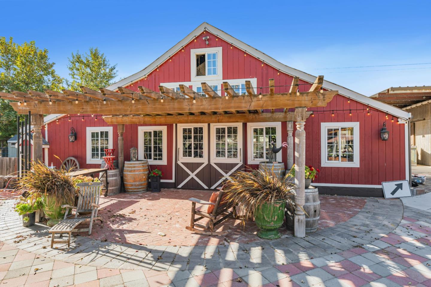 Detail Gallery Image 6 of 30 For 3970 Leavesley Rd, Gilroy,  CA 95020 - 4 Beds | 3/1 Baths