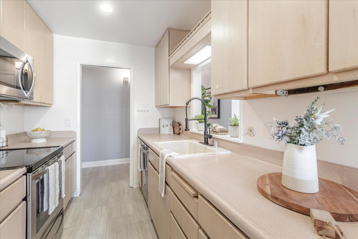 Detail Gallery Image 5 of 21 For 35 28th Ave #105,  San Mateo,  CA 94403 - 2 Beds | 2 Baths