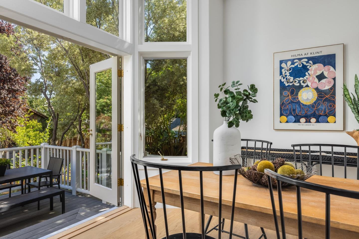 Detail Gallery Image 9 of 22 For 101 Waverley St, Palo Alto,  CA 94301 - 3 Beds | 2/1 Baths