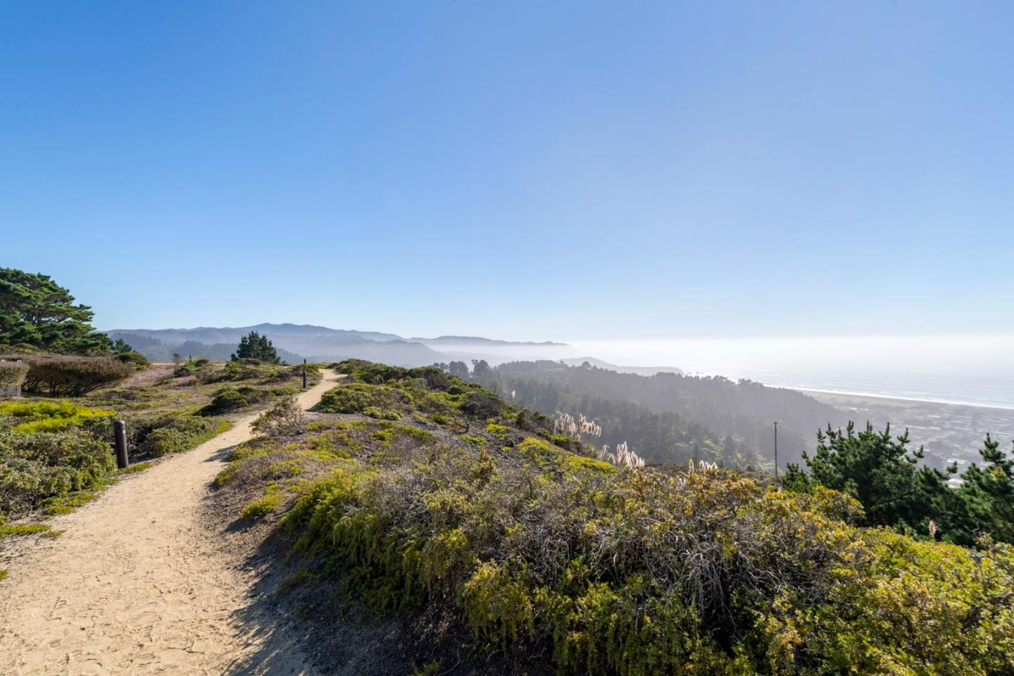 Detail Gallery Image 37 of 46 For 61 Outlook Cir, Pacifica,  CA 94044 - 2 Beds | 2 Baths