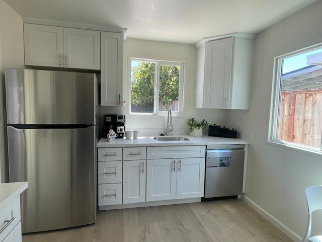 Detail Gallery Image 7 of 20 For 1600 Dale Ave, San Mateo,  CA 94401 - 3 Beds | 1 Baths