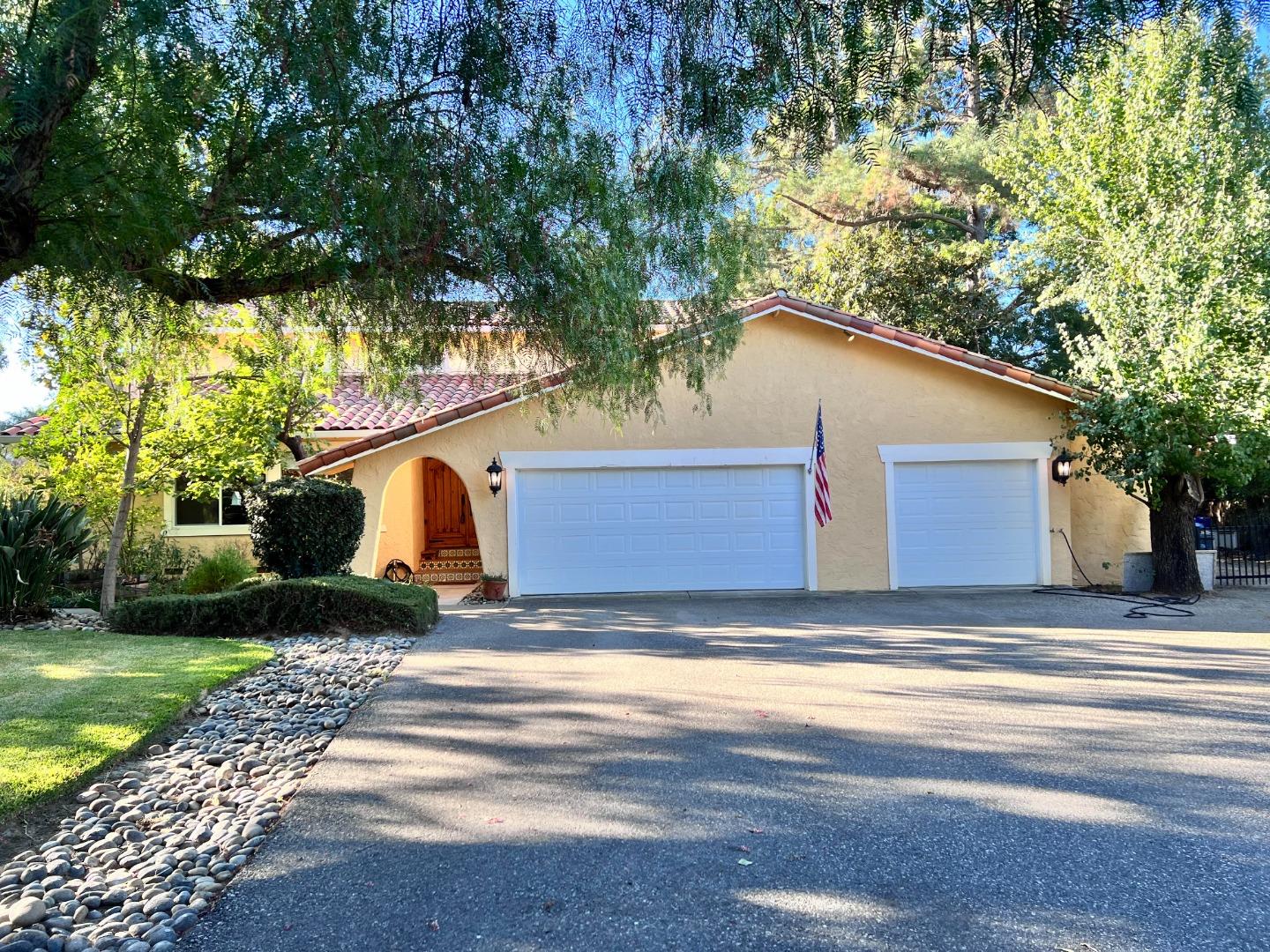 Detail Gallery Image 6 of 48 For 12467 Creekview Ct, San Martin,  CA 95046 - 4 Beds | 3 Baths