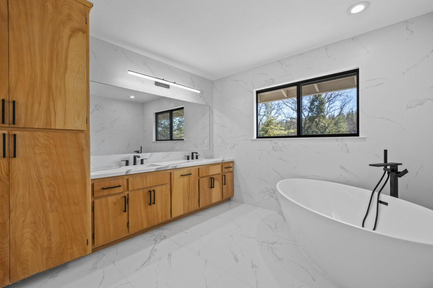 Detail Gallery Image 34 of 47 For 19501 Chaffee Cir, Groveland,  CA 95321 - 3 Beds | 3 Baths