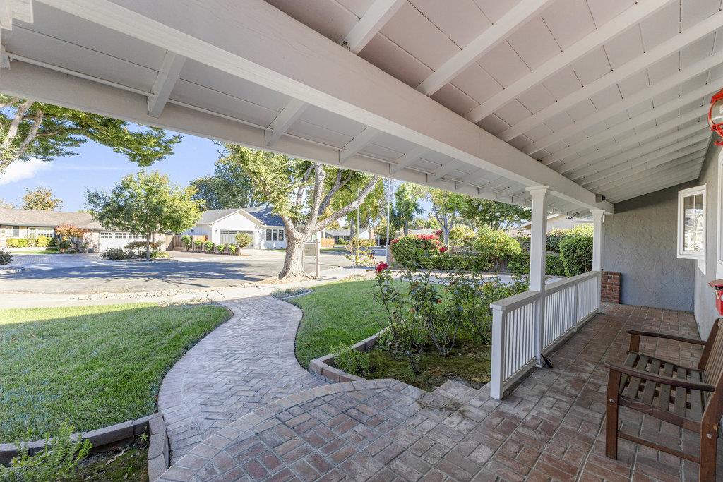 Detail Gallery Image 8 of 115 For 1477 Cherry Garden Ln, San Jose,  CA 95125 - 4 Beds | 3/1 Baths