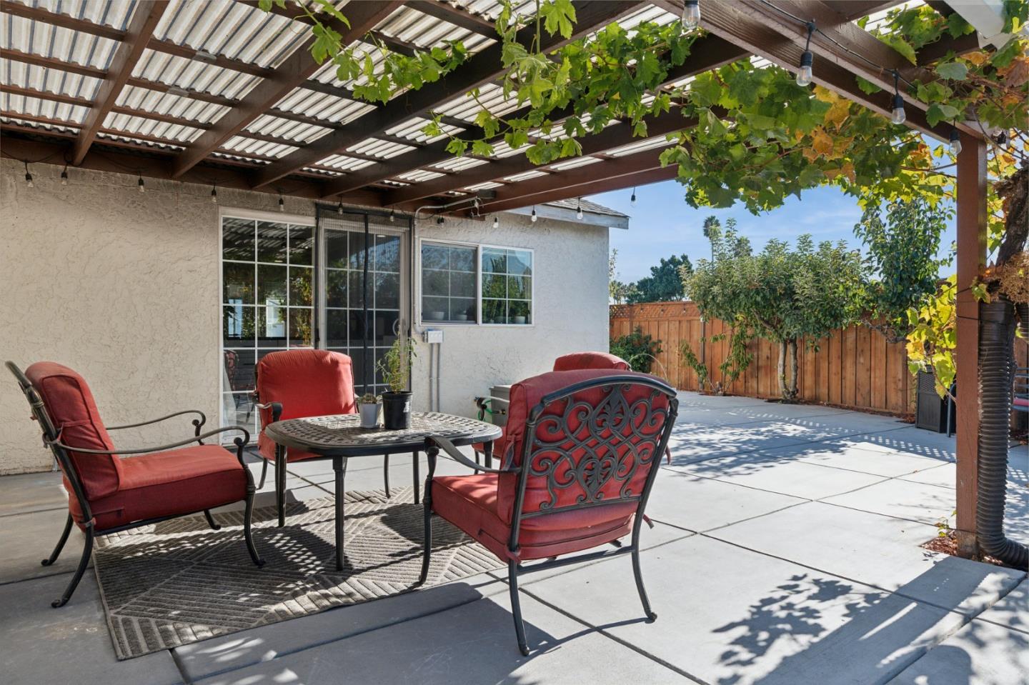 Detail Gallery Image 27 of 31 For 727 Albanese Cir, San Jose,  CA 95111 - 4 Beds | 2 Baths