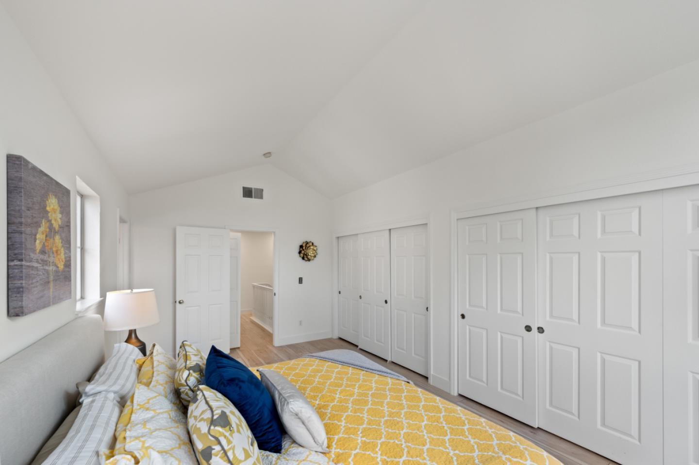 Detail Gallery Image 17 of 31 For 123 Concord Cir, Mountain View,  CA 94040 - 3 Beds | 2/1 Baths