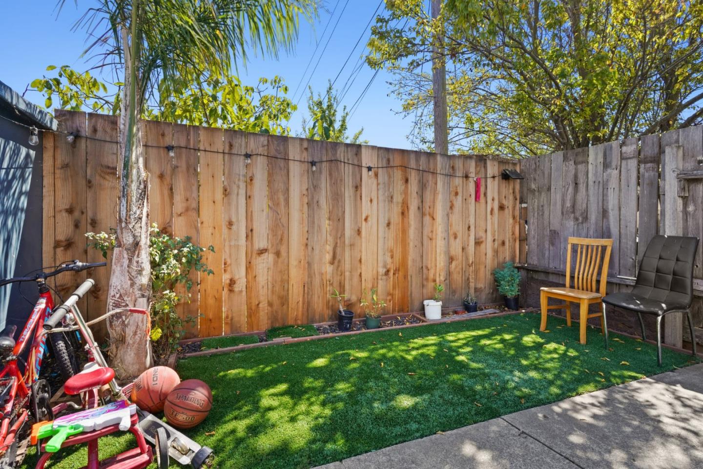 Detail Gallery Image 4 of 8 For 120 Gardiner Ave, South San Francisco,  CA 94080 - – Beds | – Baths