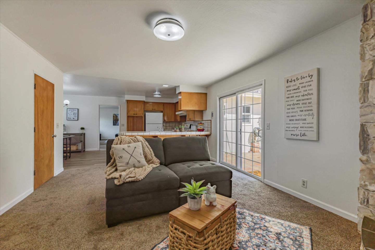 Detail Gallery Image 12 of 39 For 1077 Sierra Madre Dr, Salinas,  CA 93901 - 3 Beds | 2 Baths