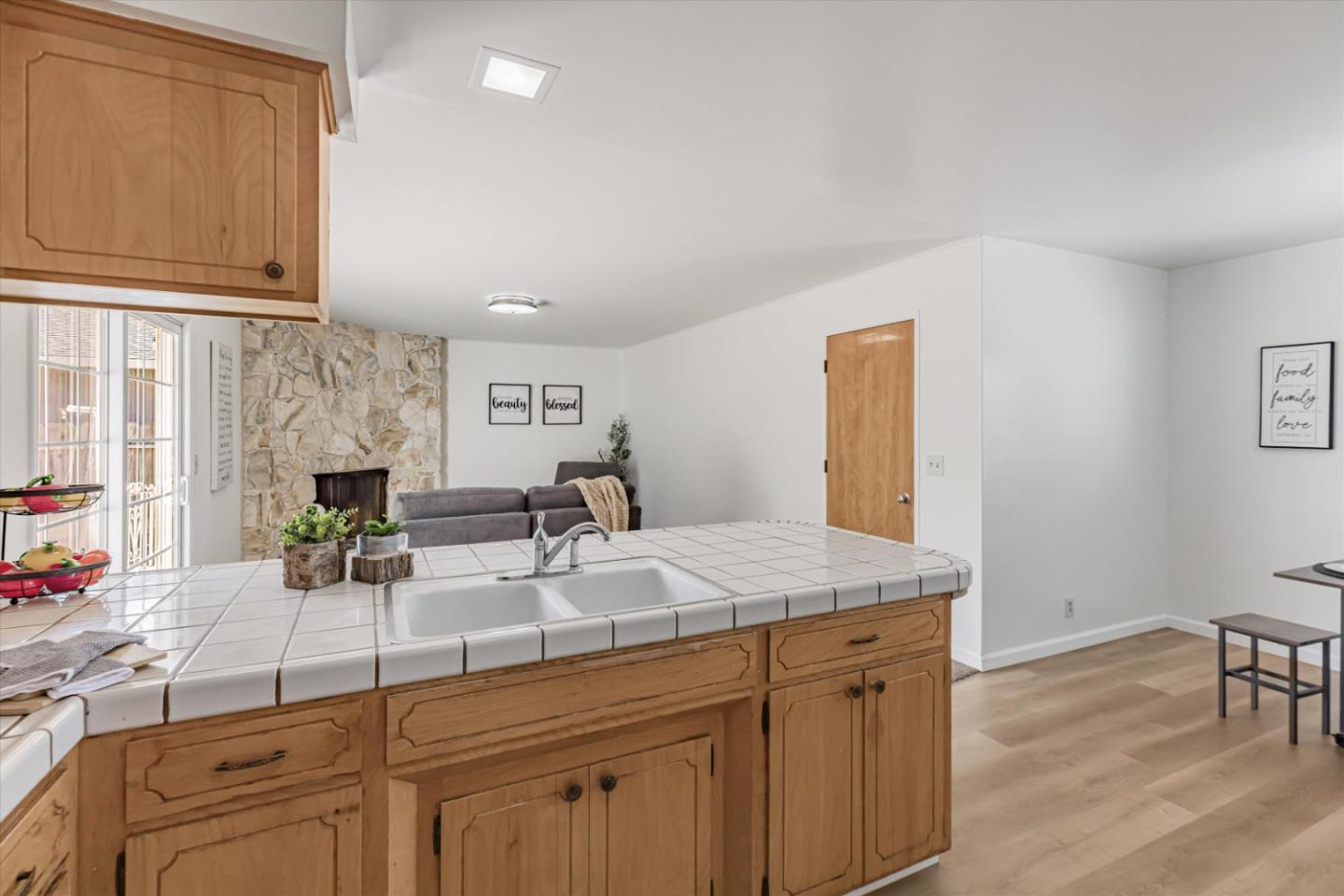 Detail Gallery Image 15 of 39 For 1077 Sierra Madre Dr, Salinas,  CA 93901 - 3 Beds | 2 Baths