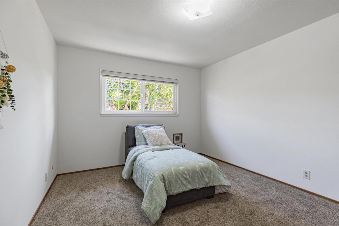 Detail Gallery Image 24 of 39 For 1077 Sierra Madre Dr, Salinas,  CA 93901 - 3 Beds | 2 Baths