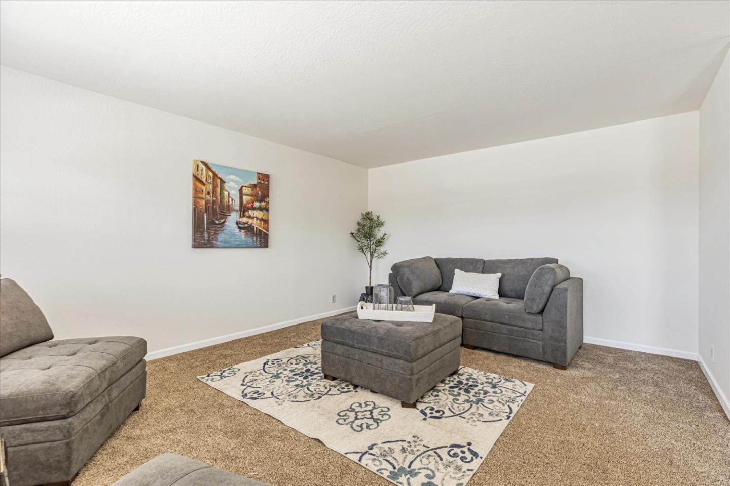 Detail Gallery Image 7 of 39 For 1077 Sierra Madre Dr, Salinas,  CA 93901 - 3 Beds | 2 Baths