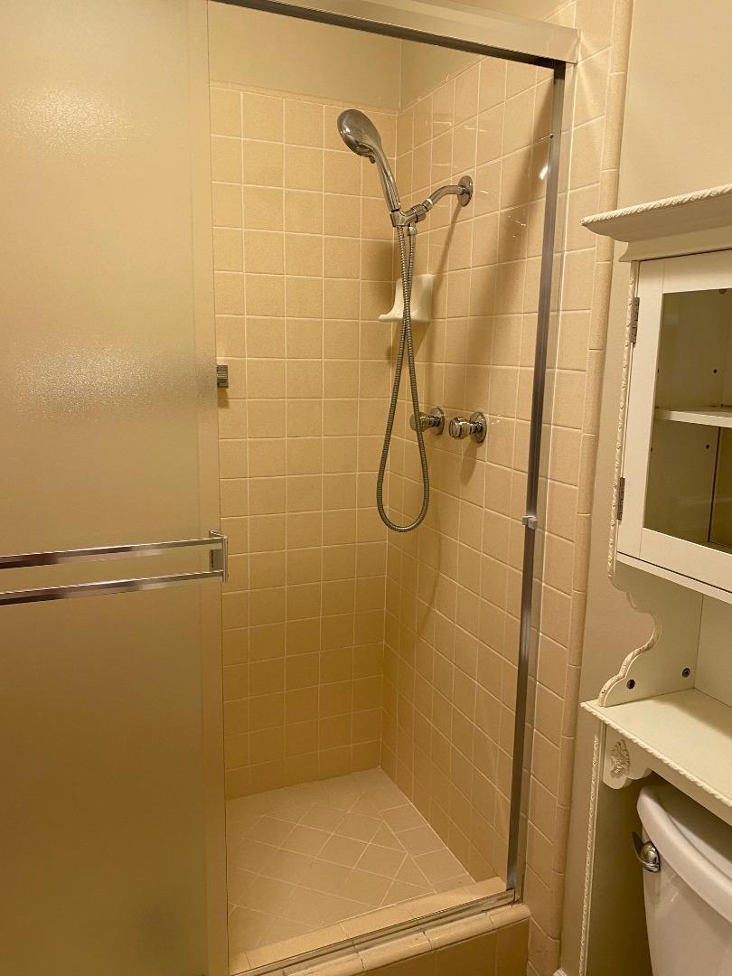 Detail Gallery Image 8 of 11 For 675 Sharon Park Dr #133,  Menlo Park,  CA 94025 - 2 Beds | 2 Baths