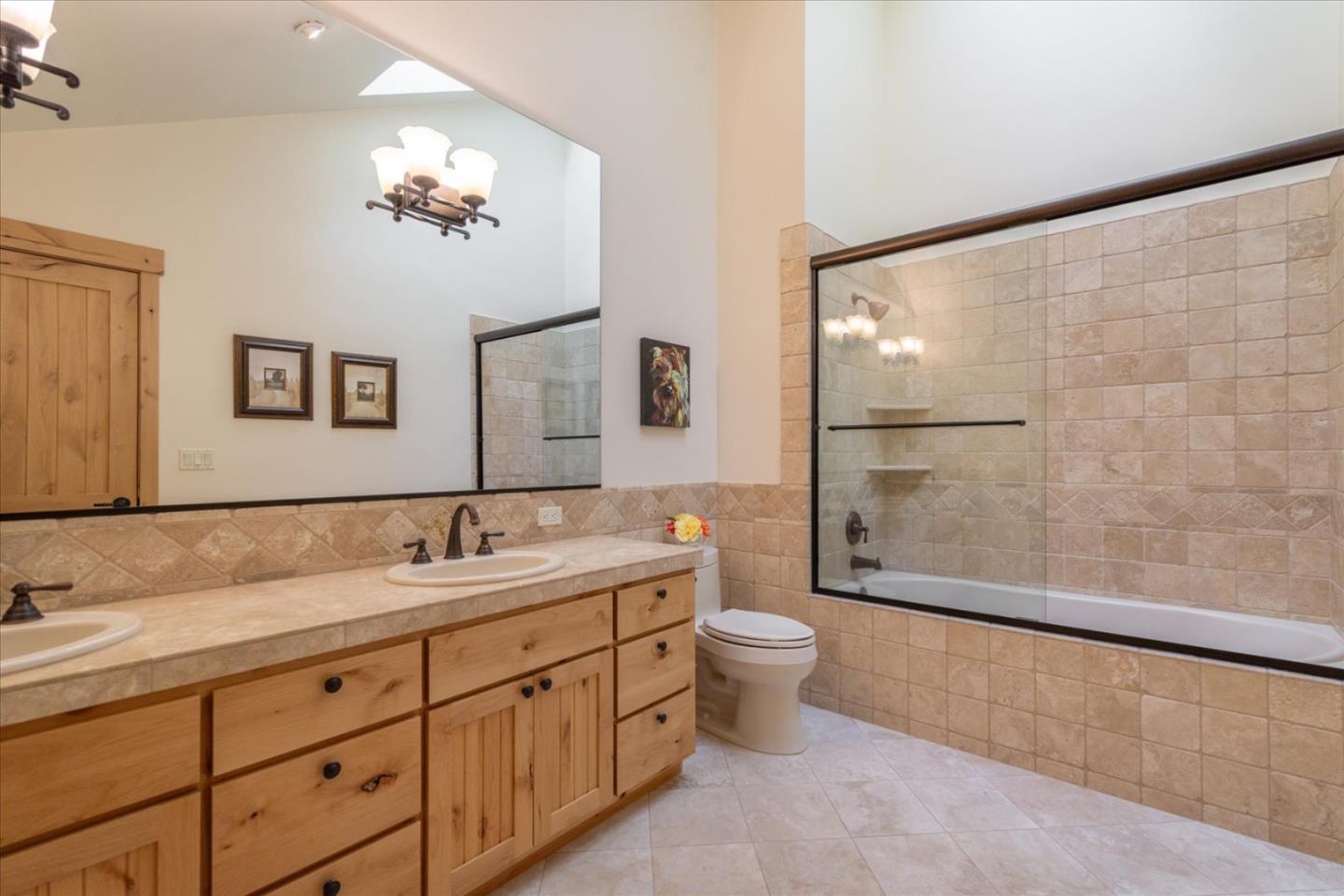 Detail Gallery Image 29 of 39 For 13466 Fairway Dr, Truckee,  CA 96161 - 4 Beds | 3/1 Baths