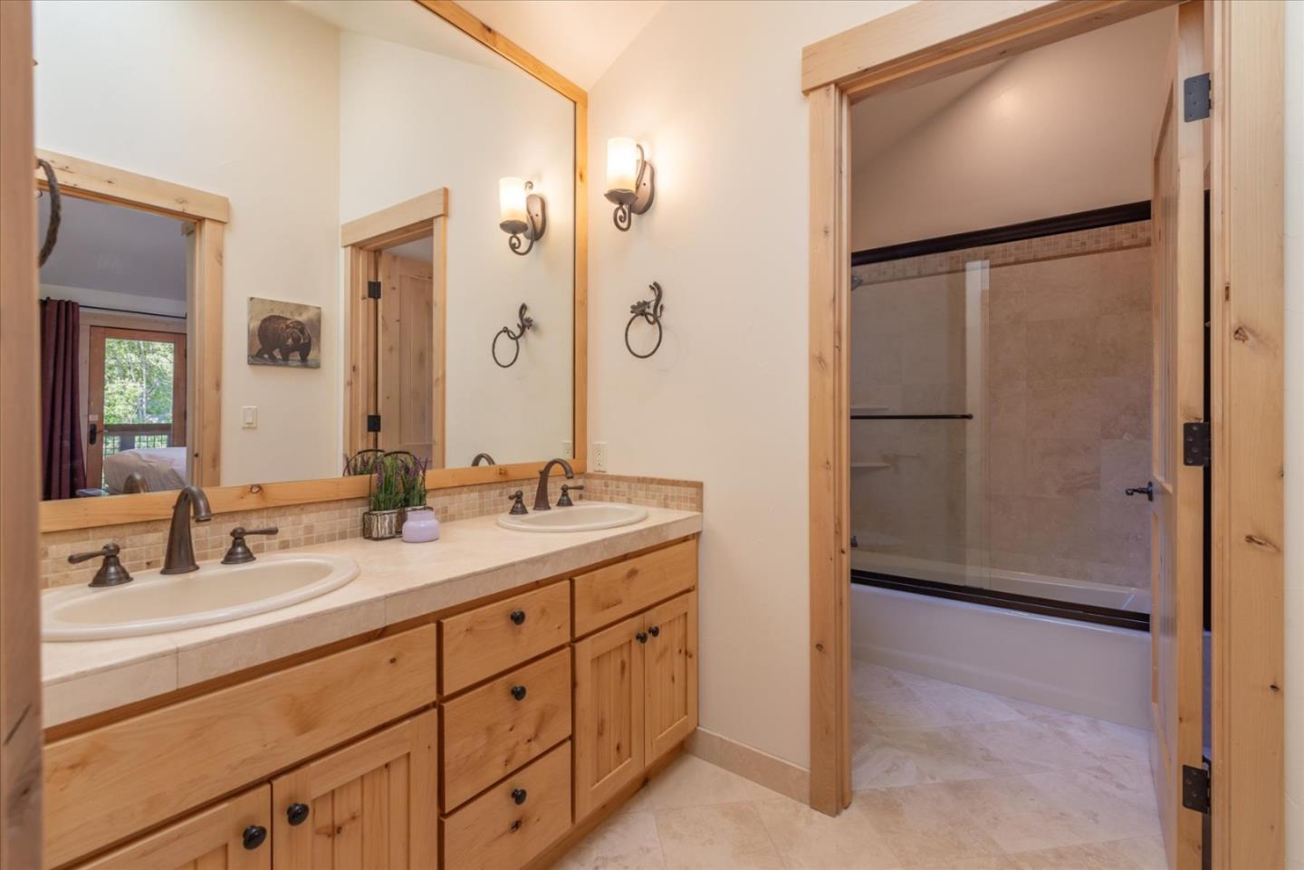 Detail Gallery Image 37 of 39 For 13466 Fairway Dr, Truckee,  CA 96161 - 4 Beds | 3/1 Baths