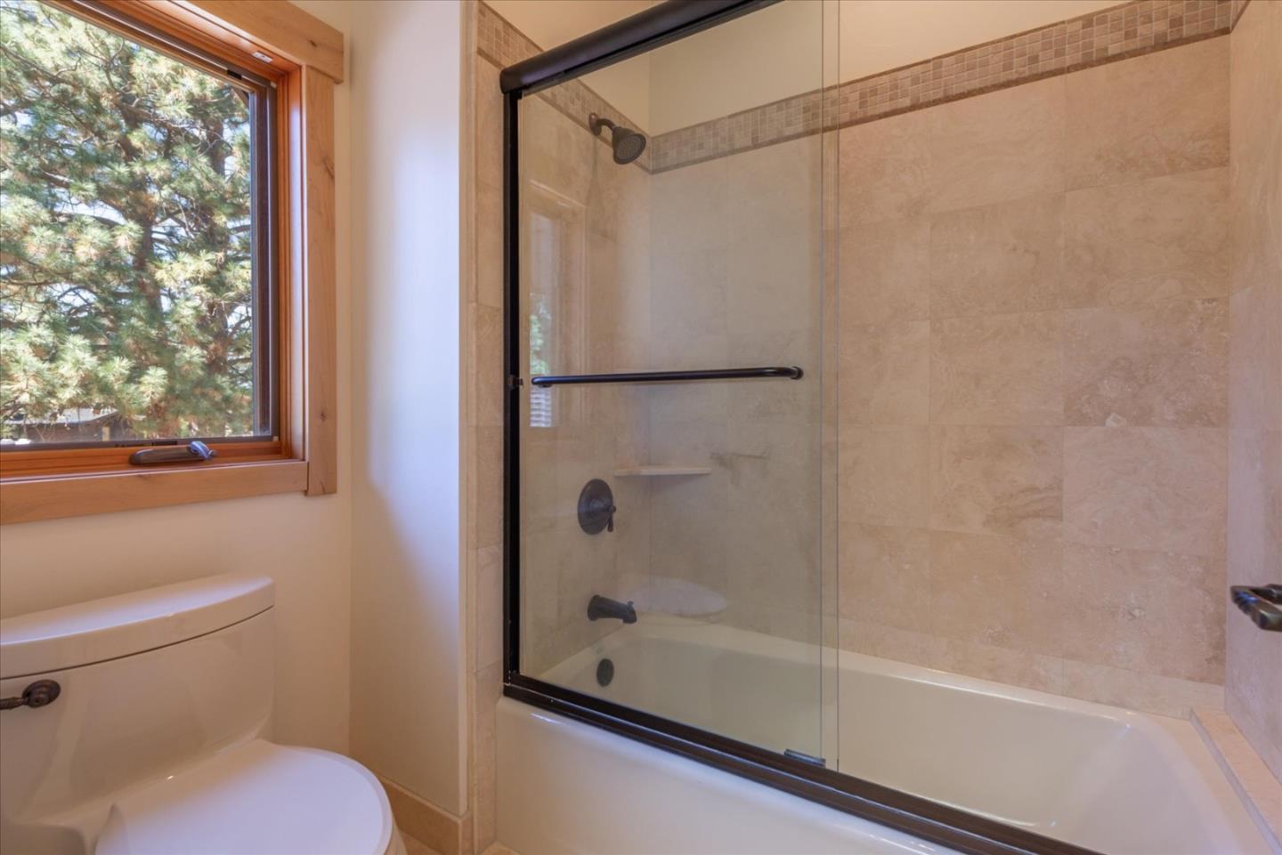 Detail Gallery Image 38 of 39 For 13466 Fairway Dr, Truckee,  CA 96161 - 4 Beds | 3/1 Baths