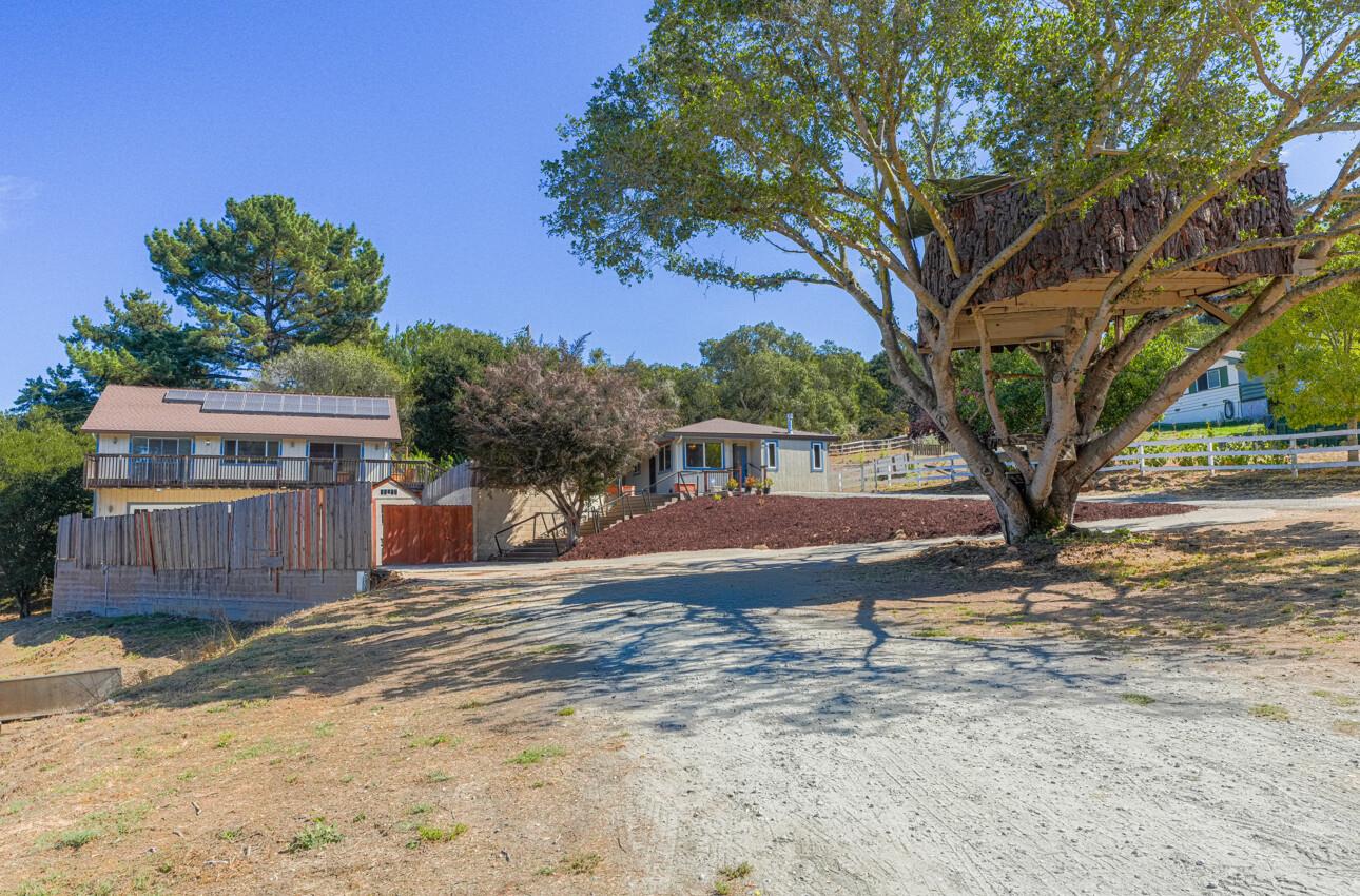 Detail Gallery Image 4 of 48 For 17994 Vierra Canyon Rd, Salinas,  CA 93907 - 3 Beds | 2/1 Baths